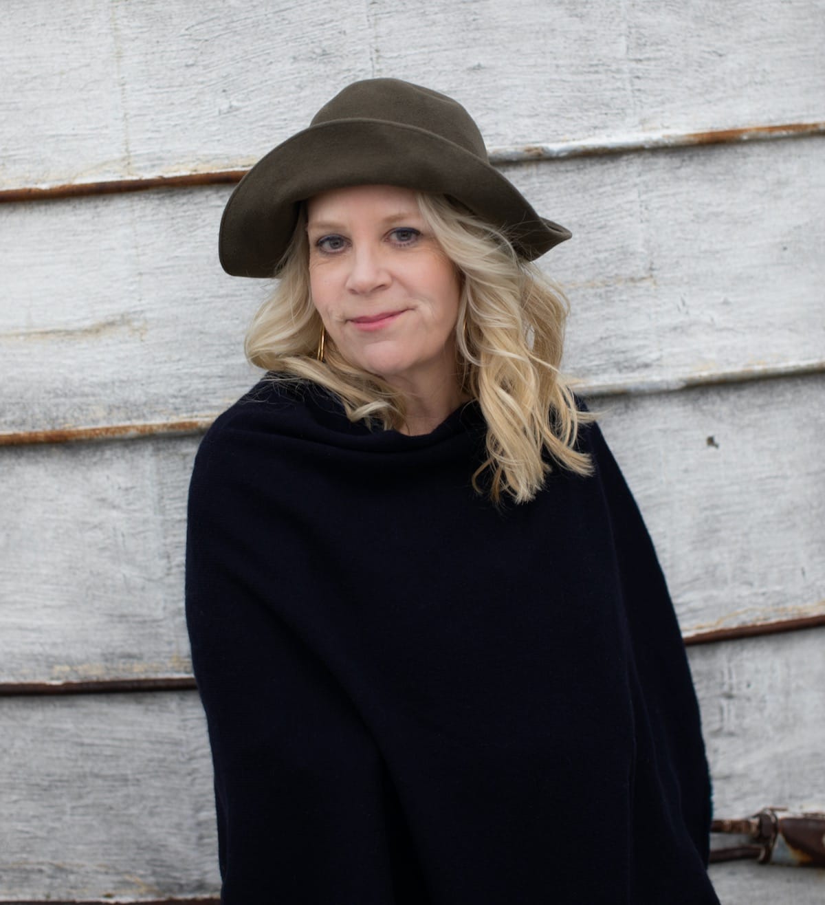THE READING ROOM: Mary Chapin Carpenter on Openness and Telling Your ‘One Story’