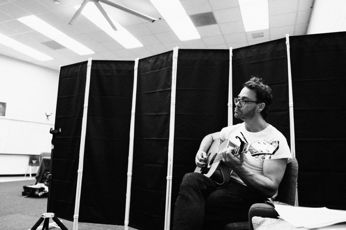 Amos Lee Celebrates Songs and ‘Singular’ Talent of Lucinda Williams