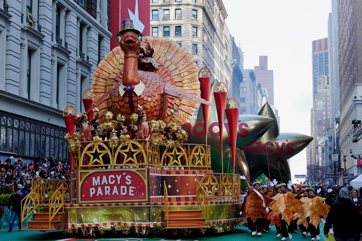 BONUS TRACKS: Roots Music in the Thanksgiving Parade, Billy Strings’ Night of WrestleMania, and More