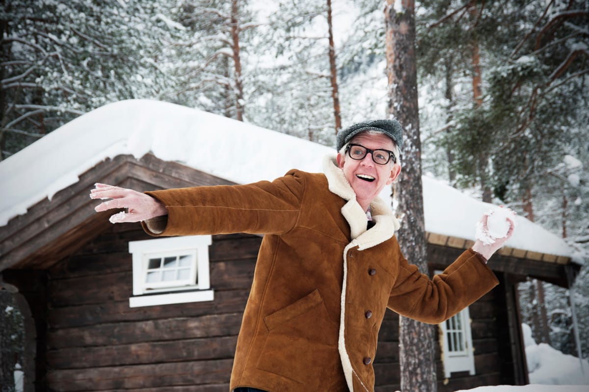 FRESH TRACK: Nick Lowe - "Christmas at the Airport"