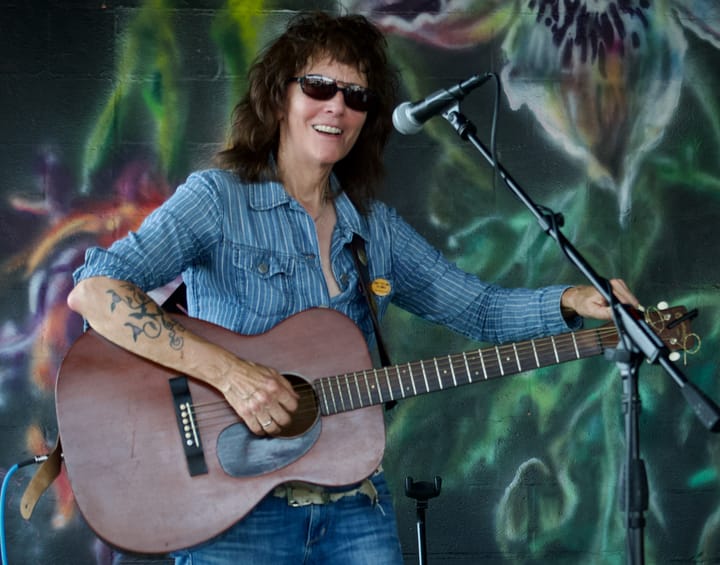 CROWDFUNDING RADAR: New Album Campaigns from Amelia White, Jon Latham and the Lifers, and Emily Scott Robinson