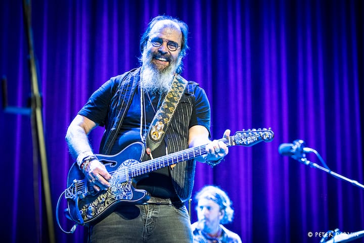 THROUGH THE LENS: Crossing the Country to See Steve Earle & The Dukes at the Ryman