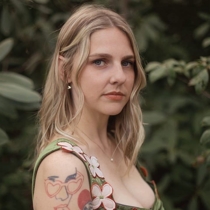 Dori Freeman Speaks Her Mind Without Apology on ‘Ten Thousand Roses’